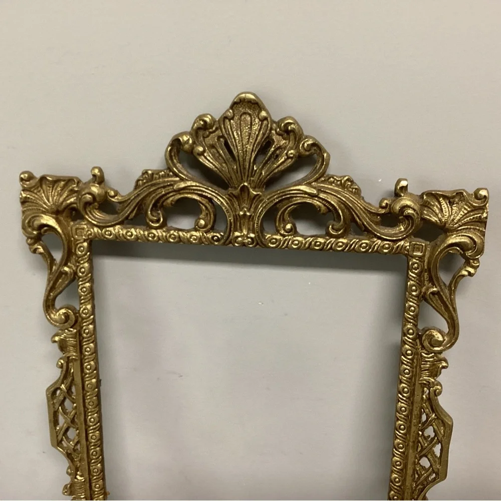 🟡 Vintage Solid Brass Photo or Mirror Frame - Rare - Ornate - Collectible - Picture 3 of 13